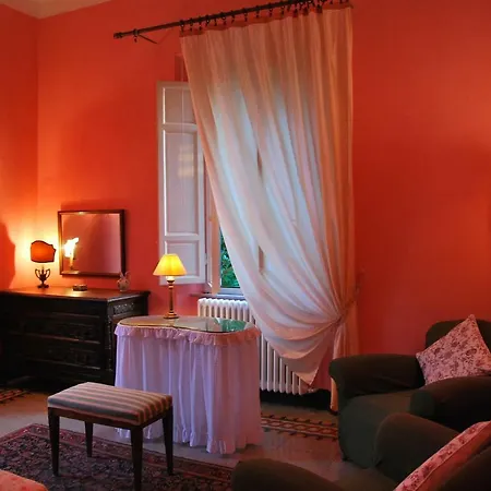 Carola Villa
